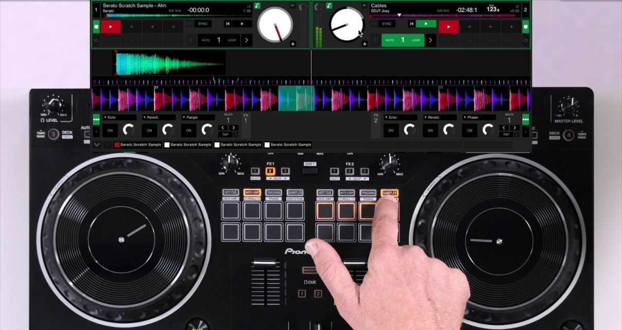 serato DJ-REV1 コントローラー DDJ-REV1 - Scratch style 2-channel DJ controller for Serato