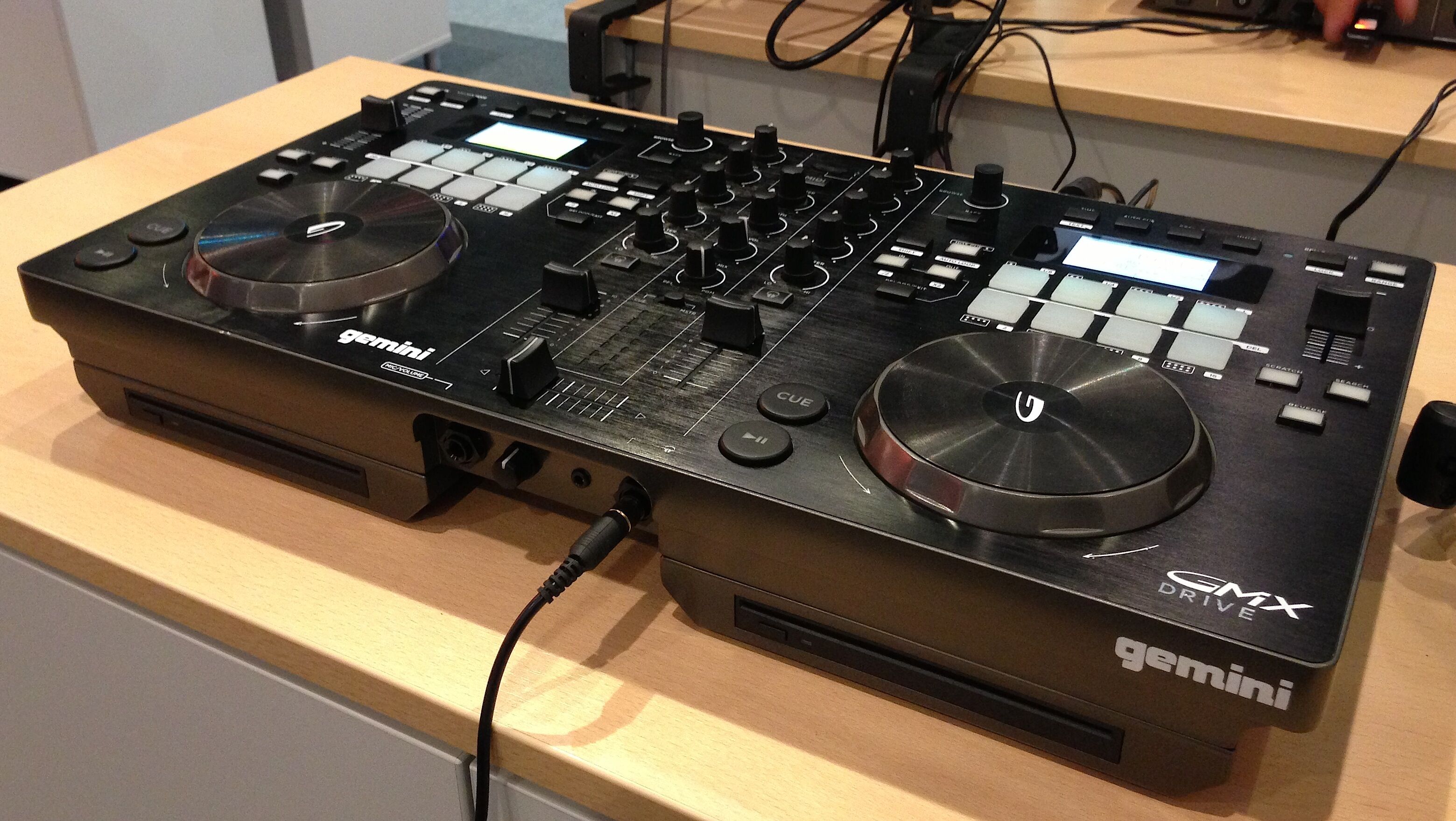 Musikmesse 2013: Gemini Rethinks Its GMX DJ Controller, Adds CD