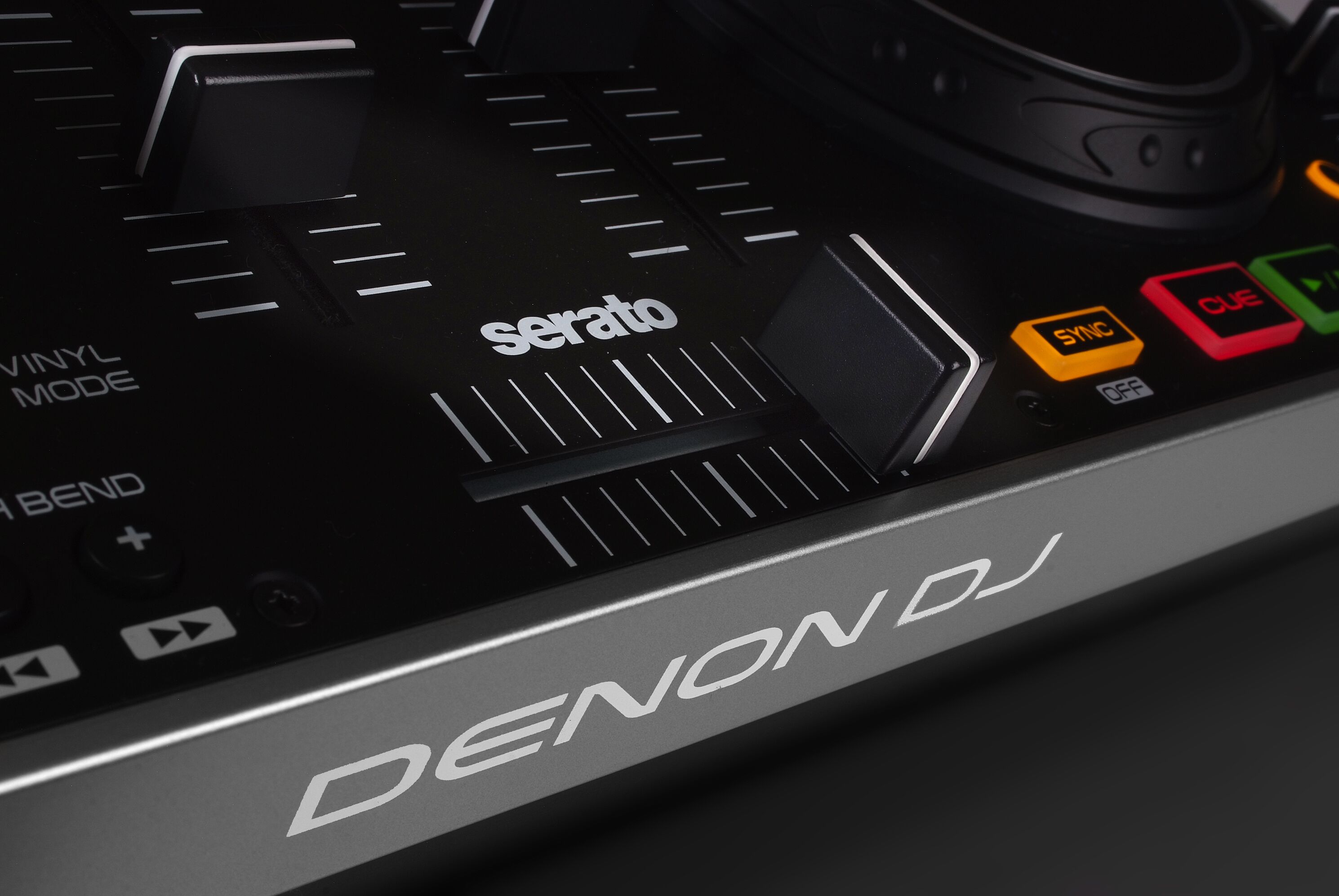 DENON DJ MC2000 DJコントローラー Denon DJ MC2000 - Serato DJ Hardware