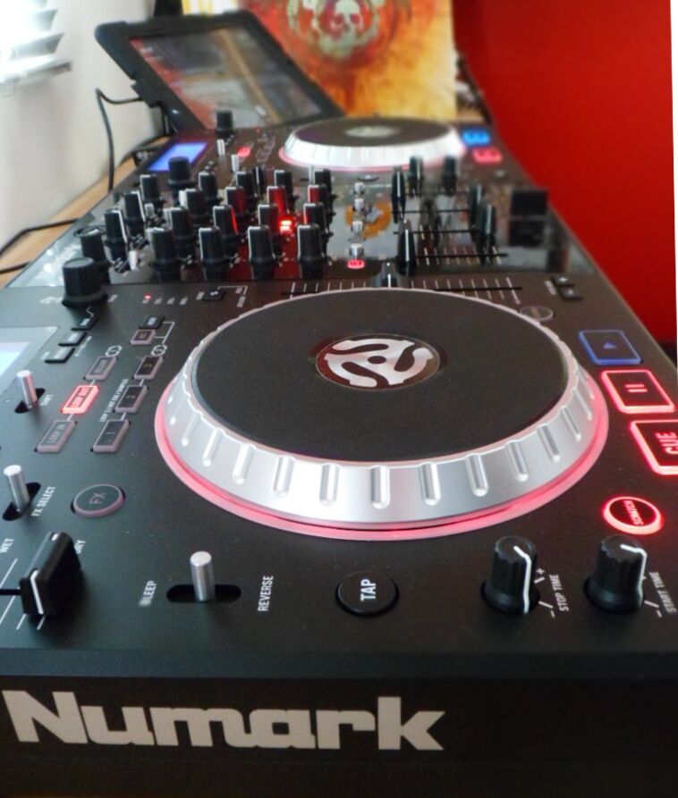 Review & Video: Numark Mixdeck Quad - Digital DJ Tips