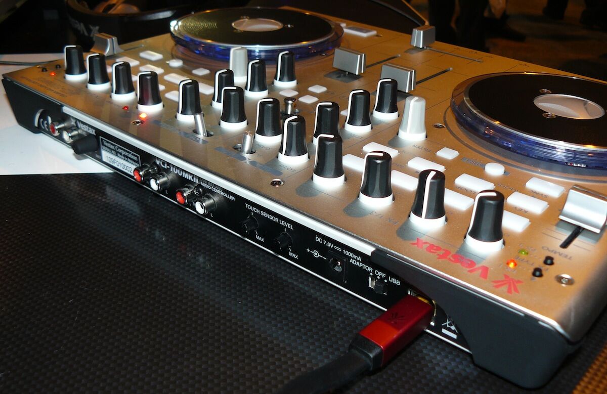 Vestax VCI-100 Mk II DJ Controller First Review - Digital DJ Tips