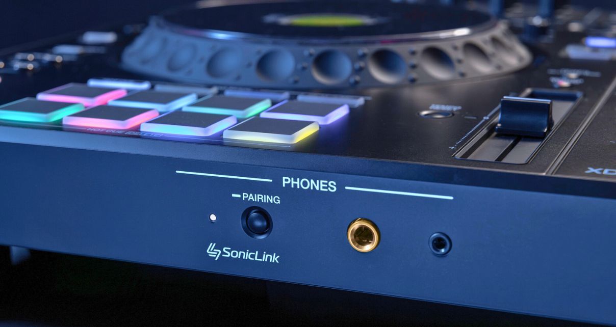 AlphaTheta XDJ-AZ Standalone DJ System Review - Digital DJ Tips