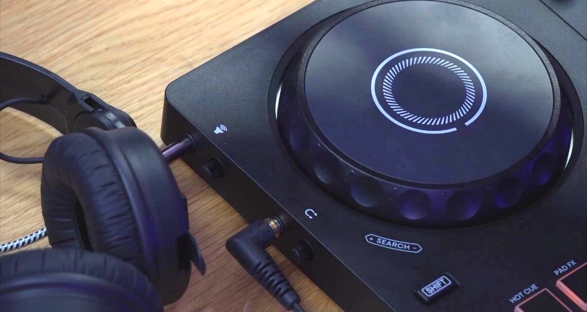 AlphaTheta DDJ-FLX2 DJ Controller Review - Digital DJ Tips