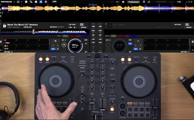 Review: Stanton CMP.800 Multiformat DJ Players With Midi