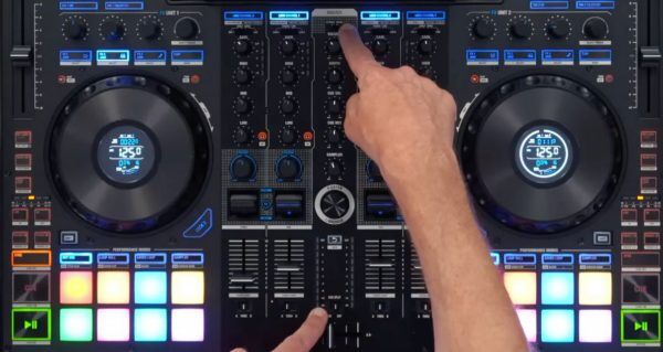 Reloop Mixon 8 Pro Review - Digital DJ Tips