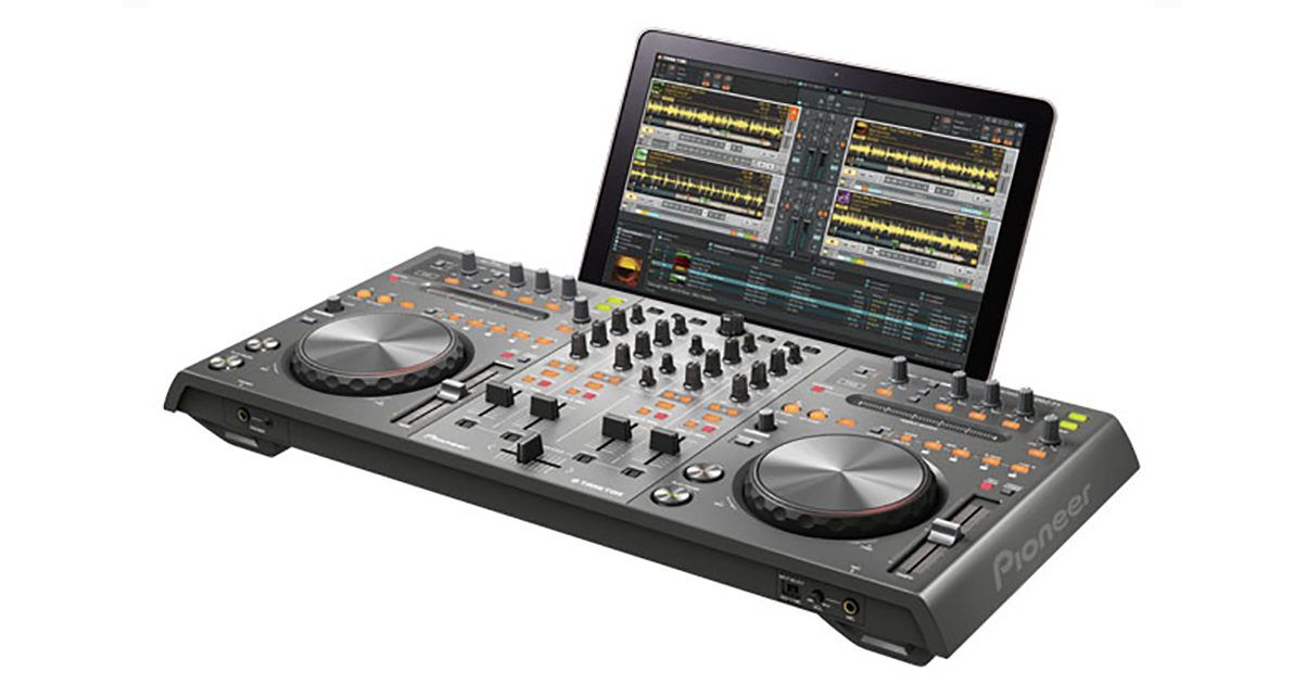 4-Deck DJ Controllers: The Ultimate Buyer's Guide 2011