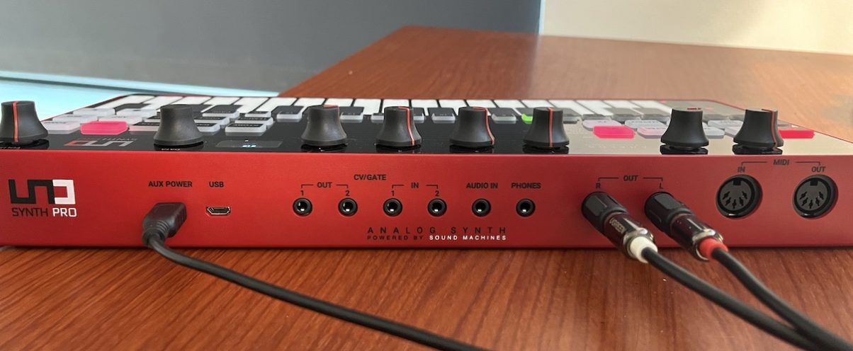 IK Multimedia Uno Synth Pro Desktop Review - Digital DJ Tips