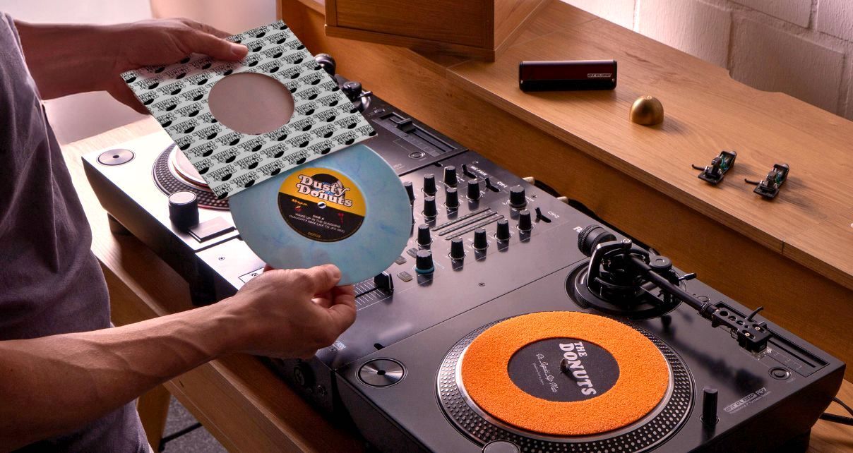 Review & Video: Denon DJ SC3900 Digital Turntable Controller