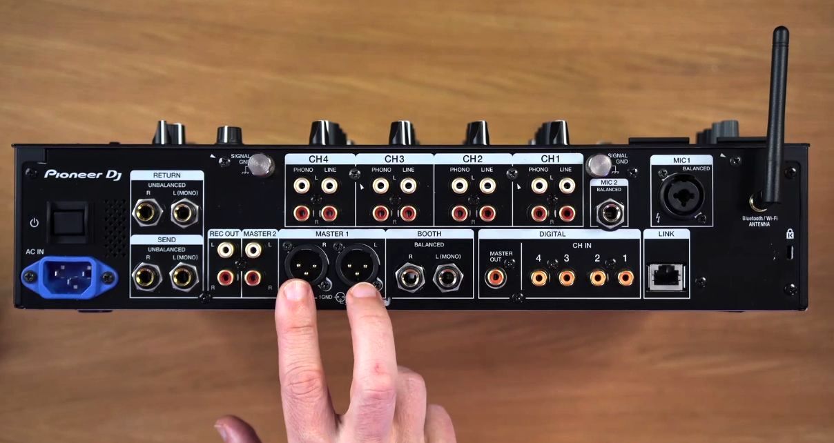 Reloop Flux Go: Pocket-Sized 2-Channel DVS Interface - Digital DJ Tips