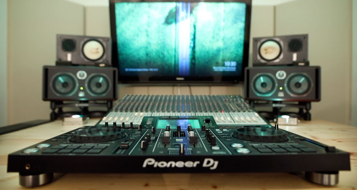 Pioneer DJ XDJ-RX2 Rekordbox System Review - Digital DJ Tips