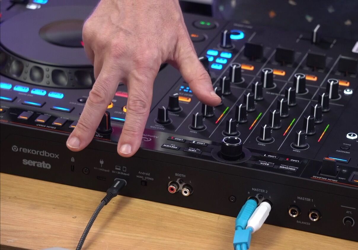AlphaTheta DDJ-GRV6 Controller Review - Digital DJ Tips
