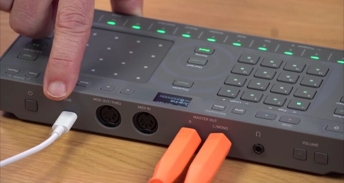 AlphaTheta Chordcat Portable Groovebox Review - Digital DJ Tips